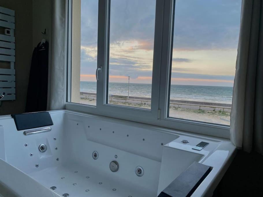 Spa Privatif Face Mer Riva Romantic & Spa Ouistreham Esterno foto
